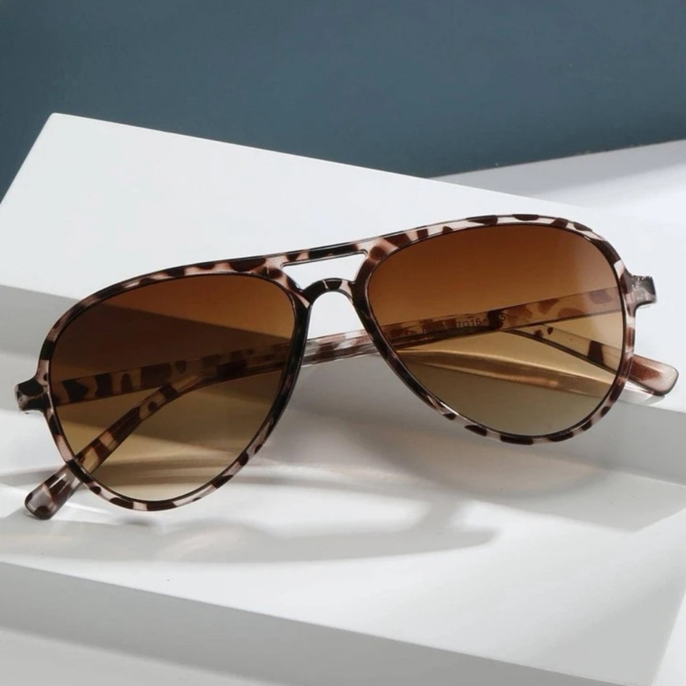 Leopard print glasses